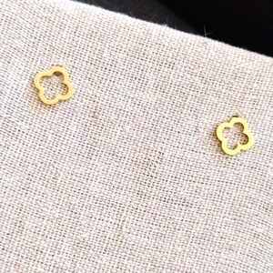 18kt Gold over Titanium Clover earrings